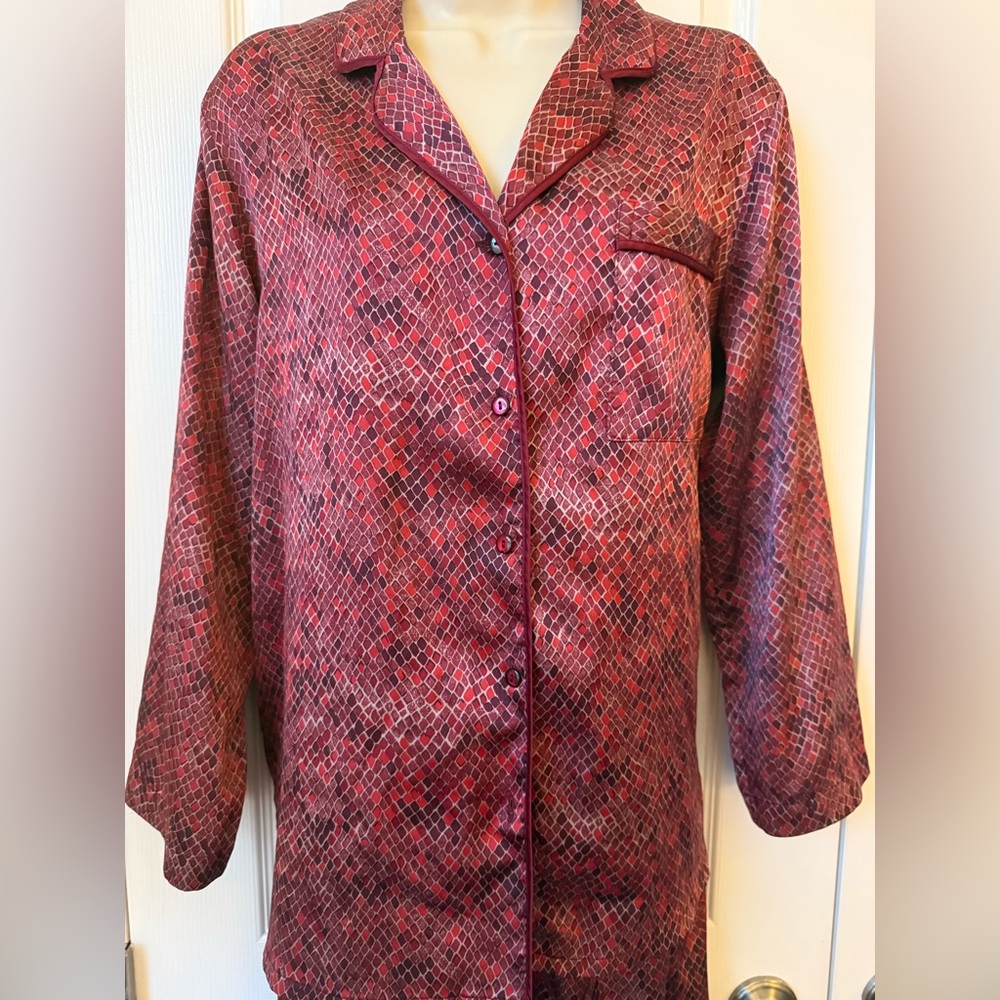 ❤️ Victoria's Secret Red/Purple Snakeskin Pajama Set 💜